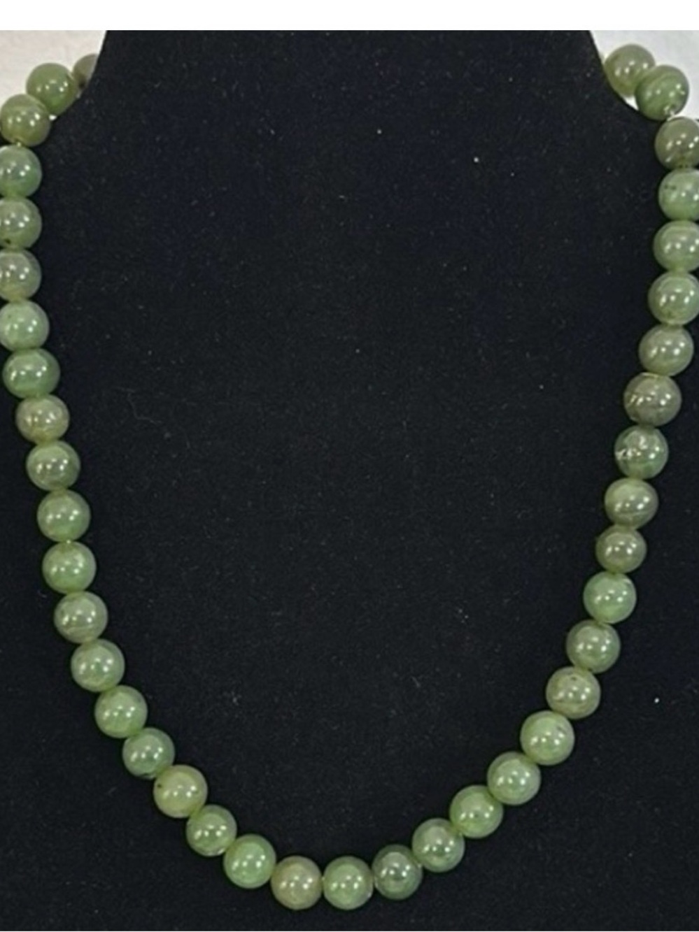 Nephrite Jade Bead With Silver-tone Barrel Clasp Vintage Necklace - Picture 2 of 6